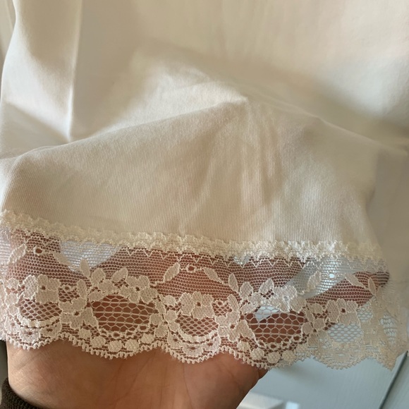 NWT White Camisole Tank Top w/lace detail - Picture 2 of 4